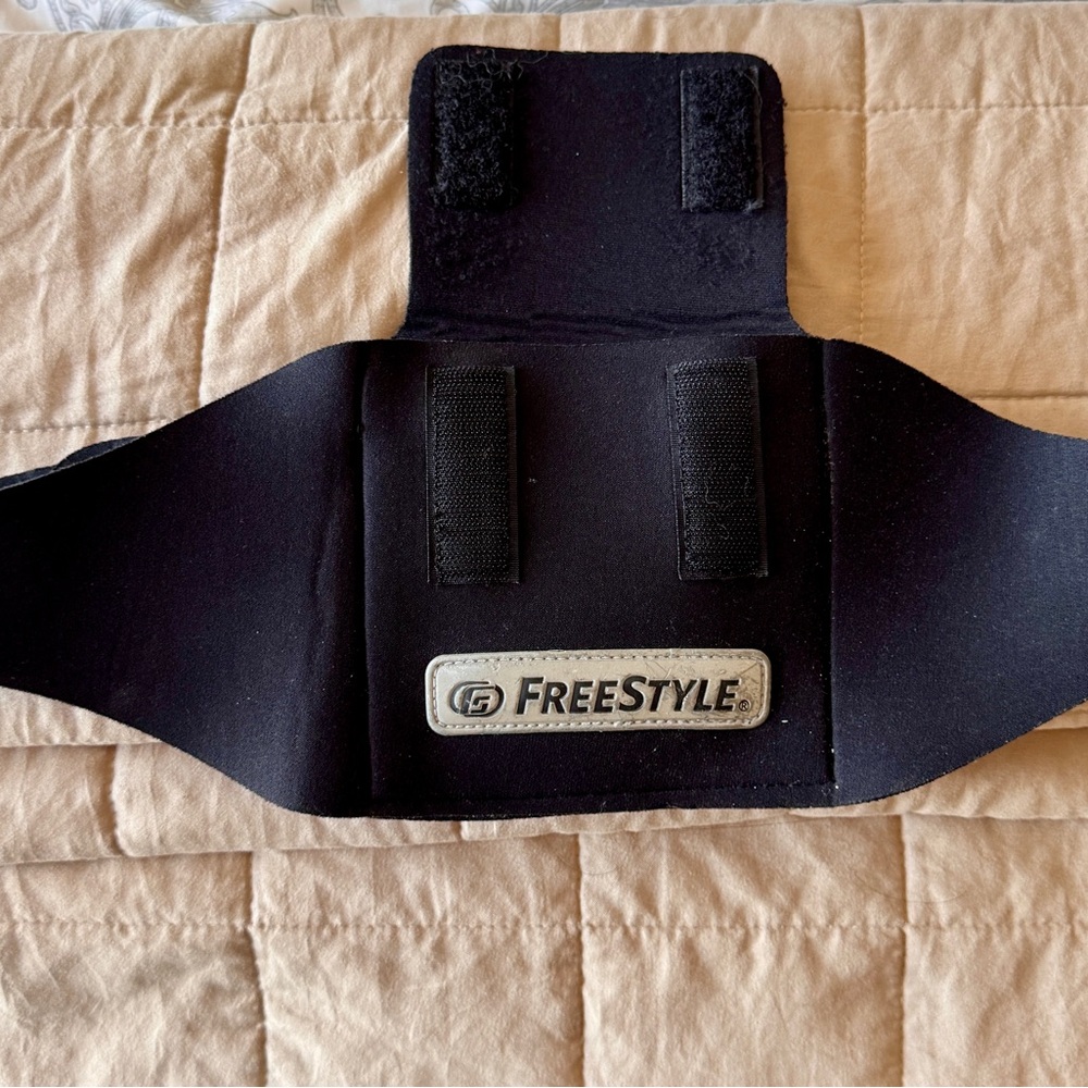 Freestyle Black neoprene workout Belt